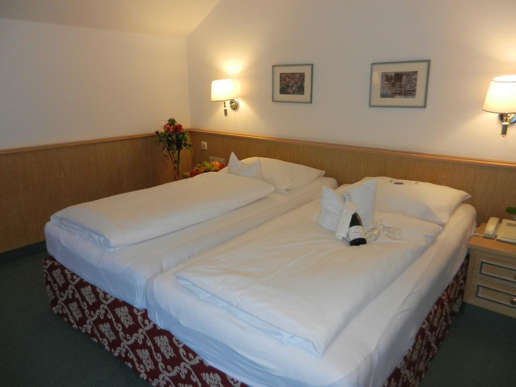 Hotel Am Kofel - Gesundheitszentrum Oberammergau Phòng bức ảnh
